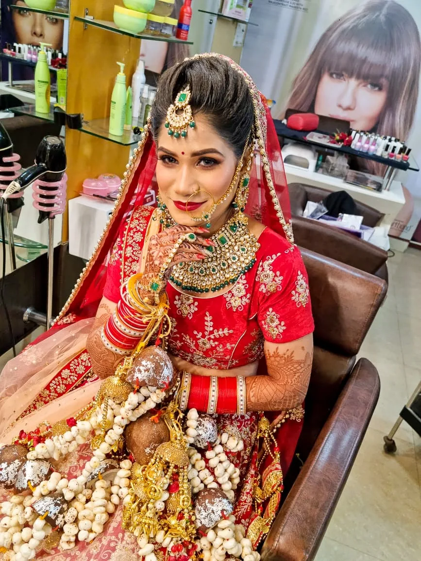 Style Studio by U and R - Best Unisex Salon in Faridabad