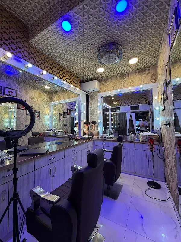 Shakir's Unisex Salon & Academy