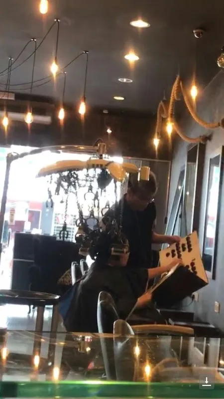 Moos hair studio