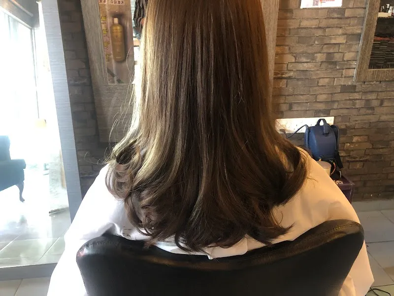 Moos hair studio