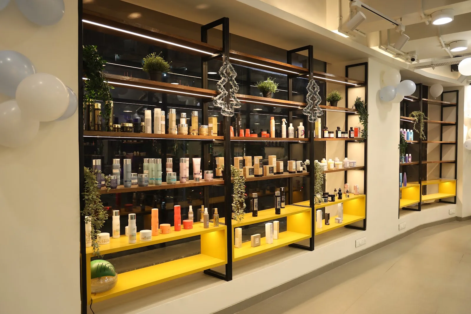 BBLUNT Salon - Malad West, Mumbai