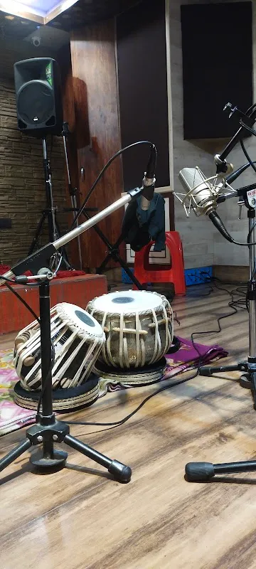 Oviya Studios