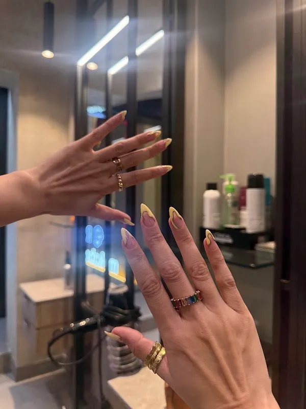 Madonna Salon