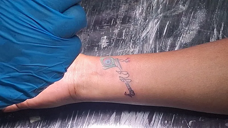 Alien tattoo studio