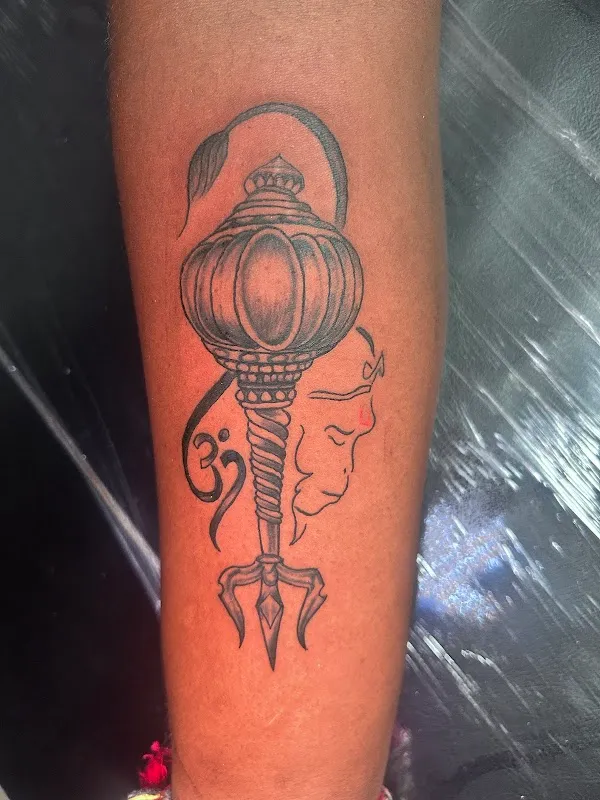 Alien tattoo studio