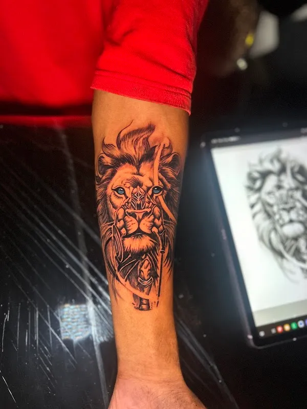 Alien tattoo studio