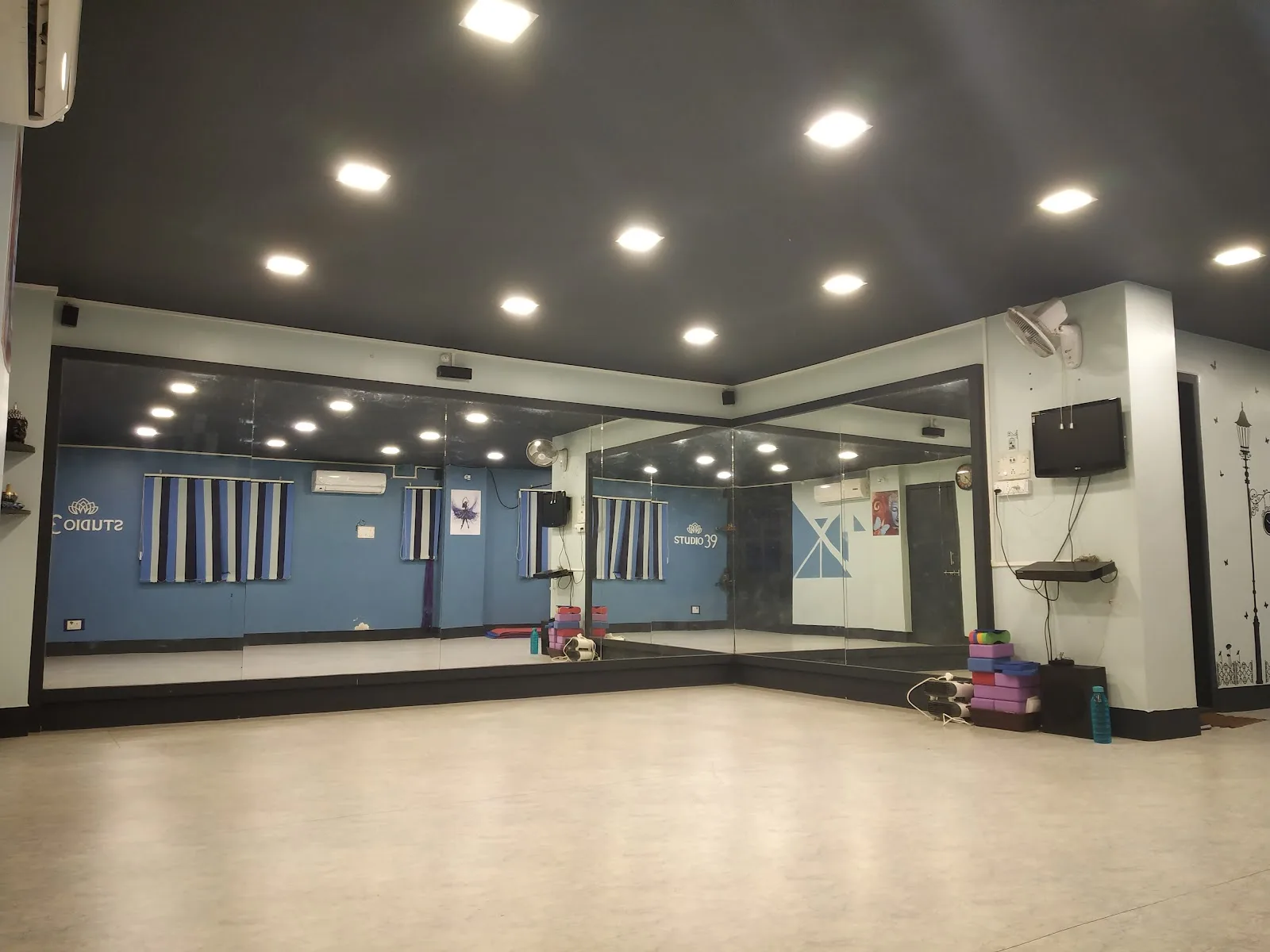 Studio 39