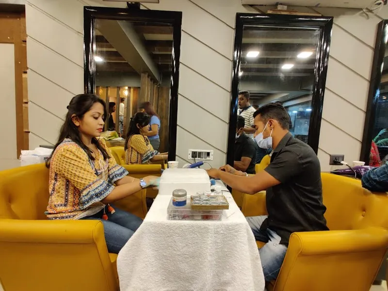 Maroon International Unisex Salon & Makeup Studio