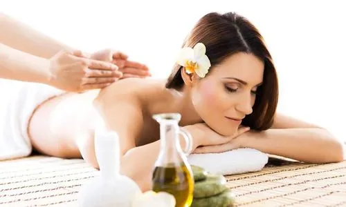 Massage therapist classic spa