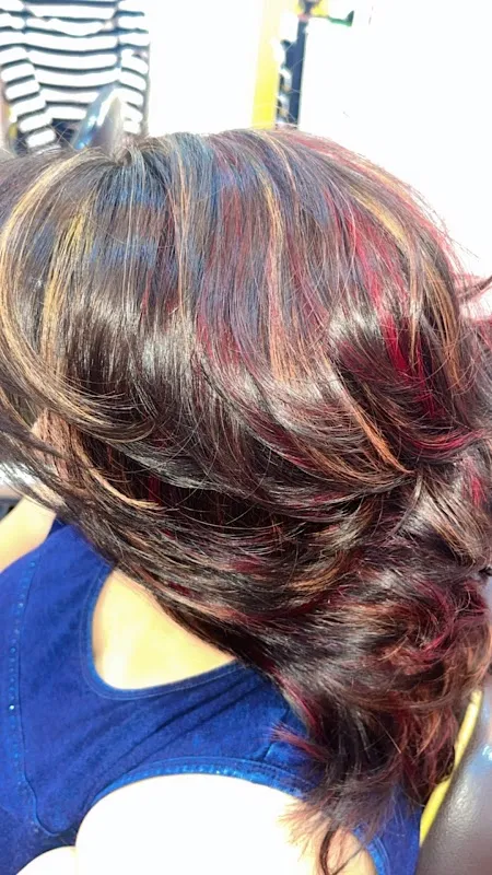 Malhar Beauty Salon