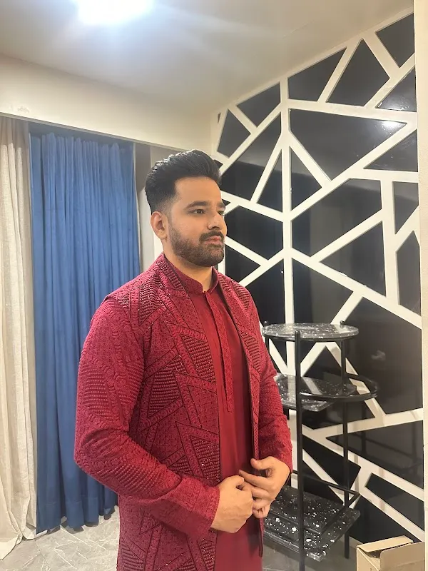 Richlook Salon, Tilak Nagar