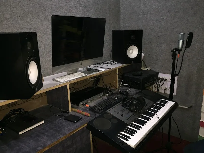 Rising shadow studio