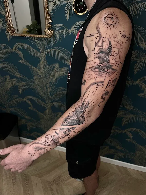 INSANE TATTOO SHOP