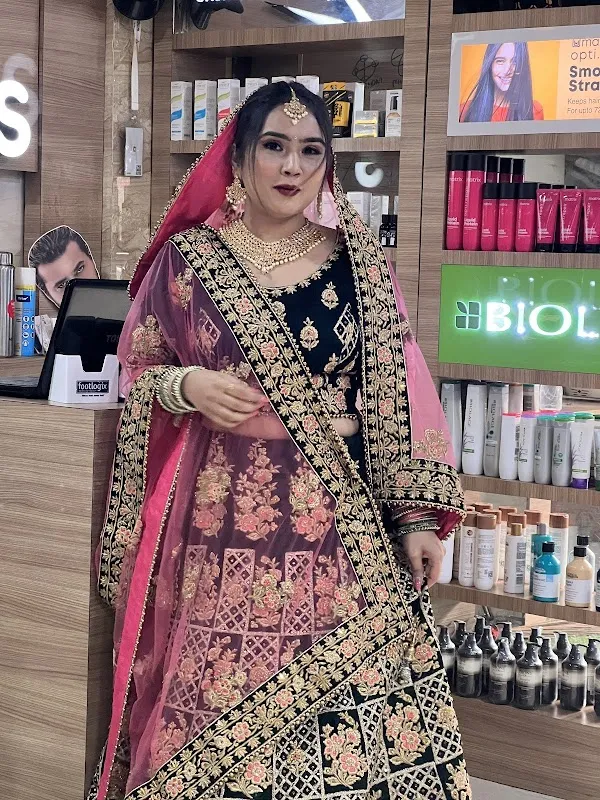 Amans Salon And Academy