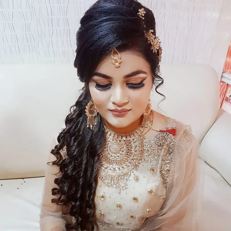 Bhawna Makeover & Academy