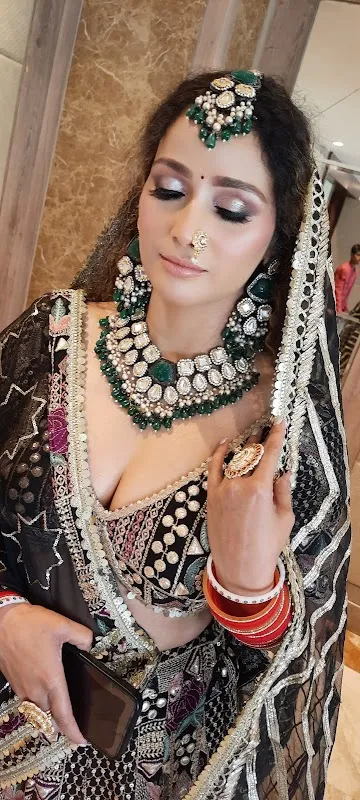 Bhawna Makeover & Academy
