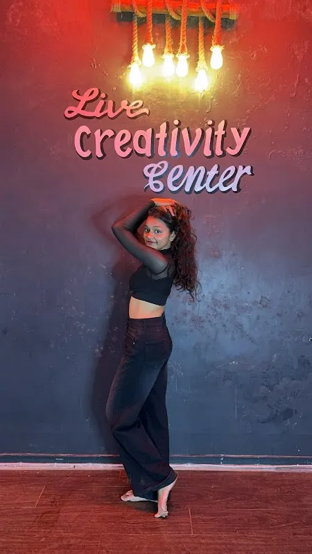 LIVE CREATIVITY CENTER DANCE