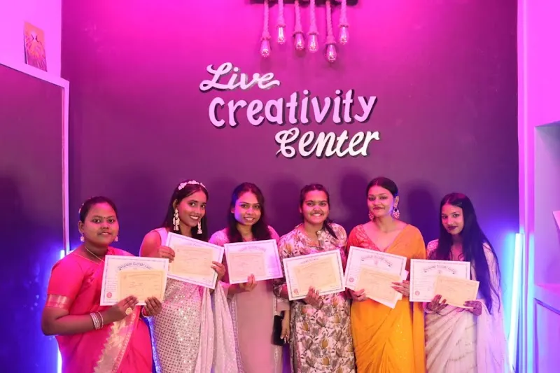 LIVE CREATIVITY CENTER DANCE