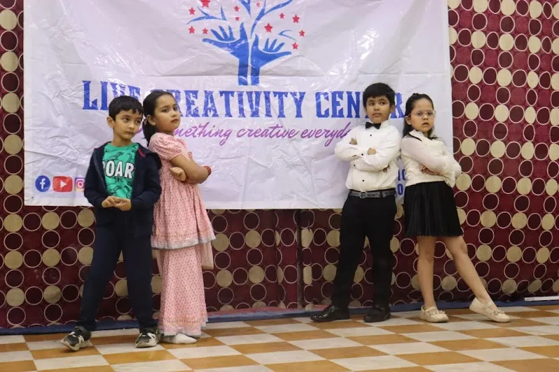 LIVE CREATIVITY CENTER DANCE