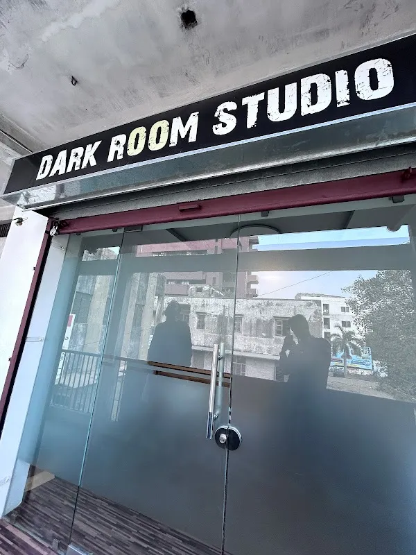 DARK ROOM STUDIO