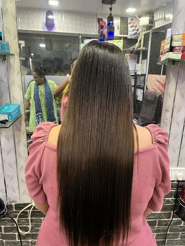 AT UNISEX SALON
