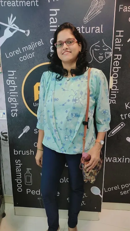 AT UNISEX SALON