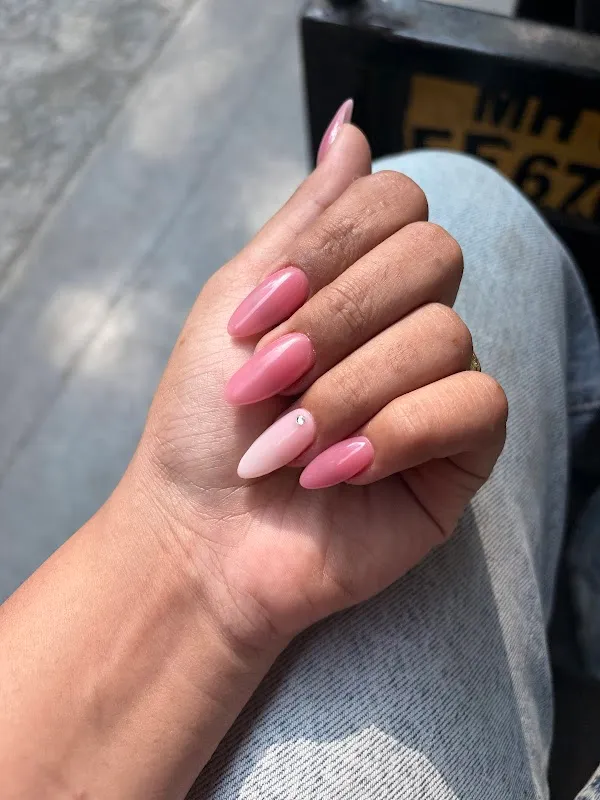 GLOW & GLOSS