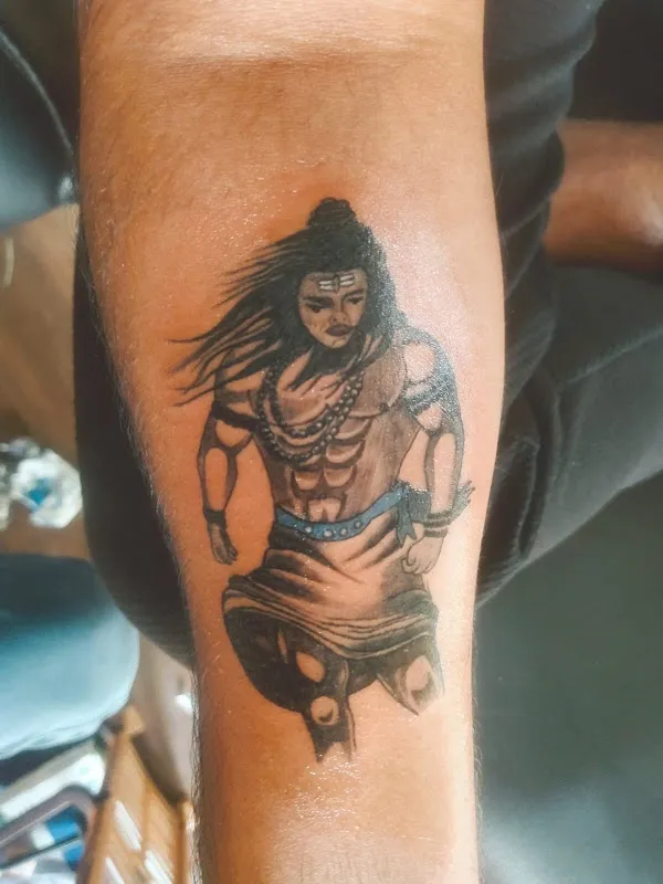A J Tattoo World Studio