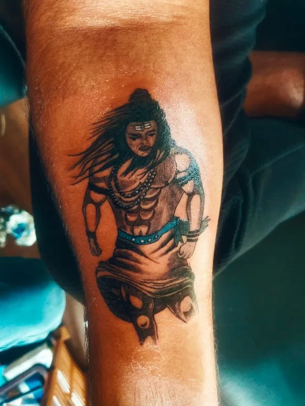 A J Tattoo World Studio