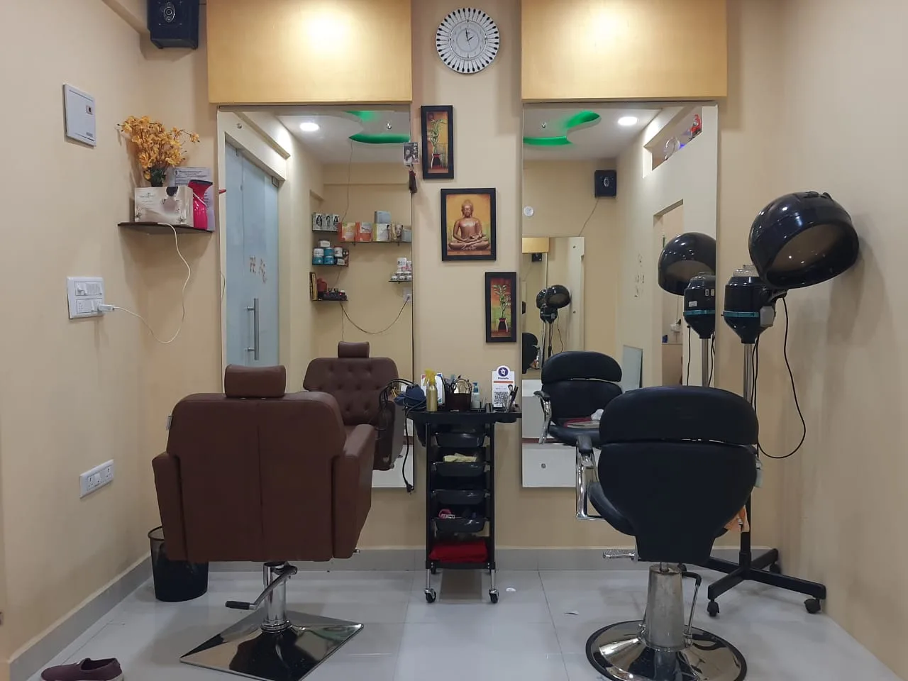 Apeksha Beauty Parlour