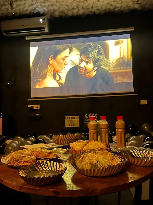 Screenacks- movie studio in Surat