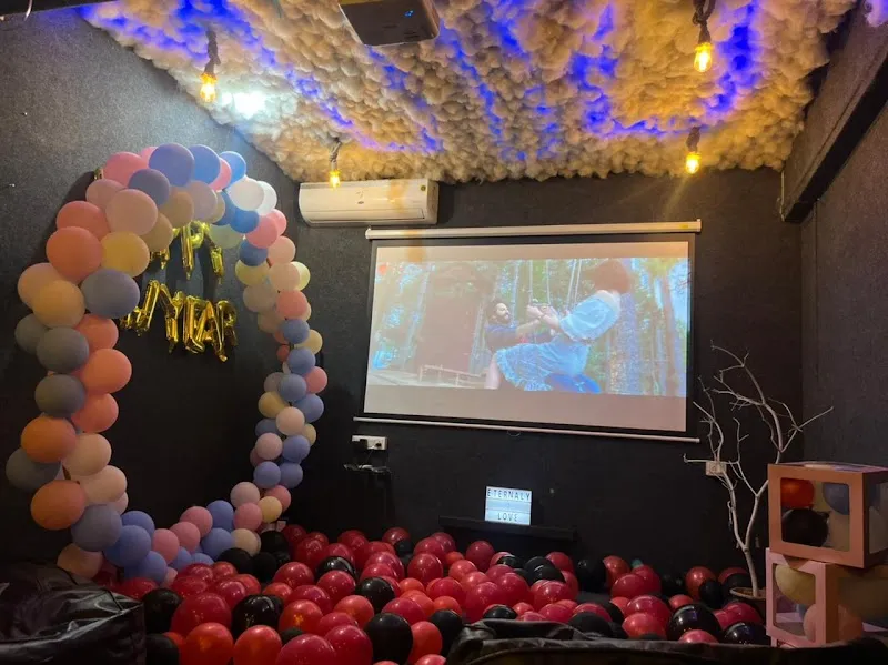 Screenacks- movie studio in Surat