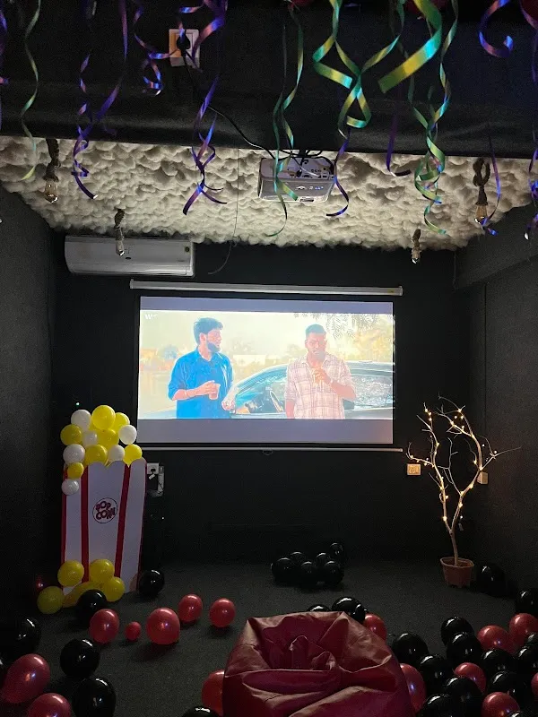 Screenacks- movie studio in Surat