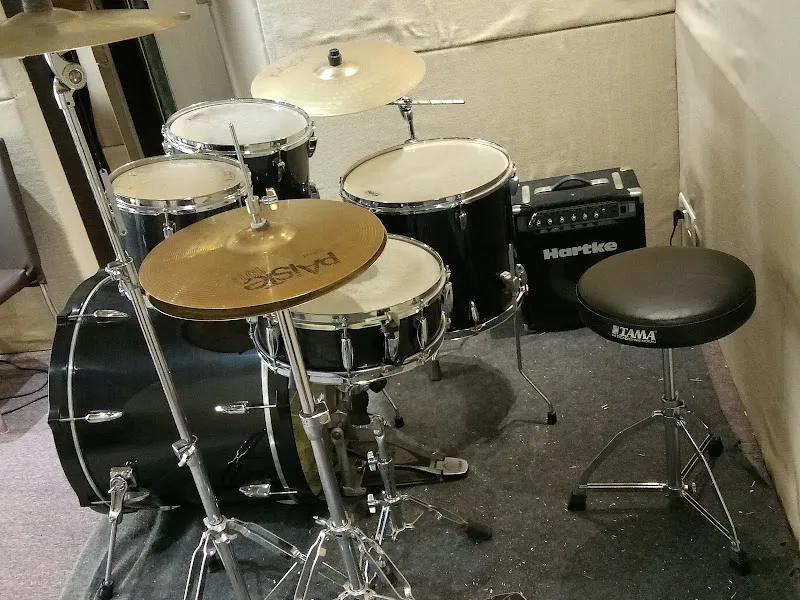 R and B Studios (Andheri)