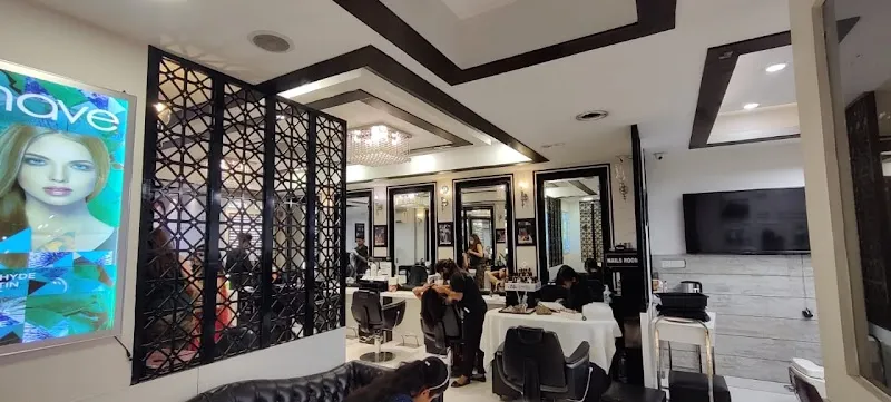 Trendz Salon Rajouri Garden - Best Unisex Salon for Makeup, Hair, Beauty, PMU & Nails