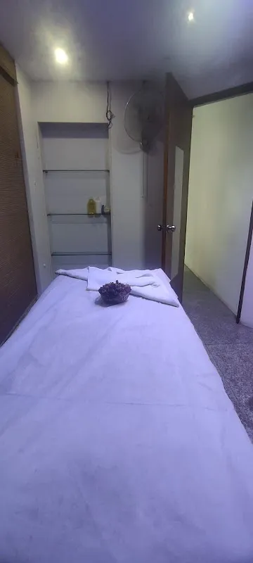 Roots Spa & Unisex Salon