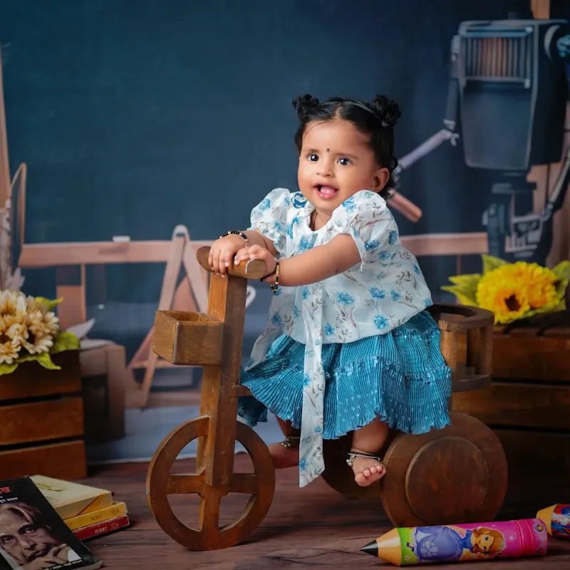 Prachi Photo Studio