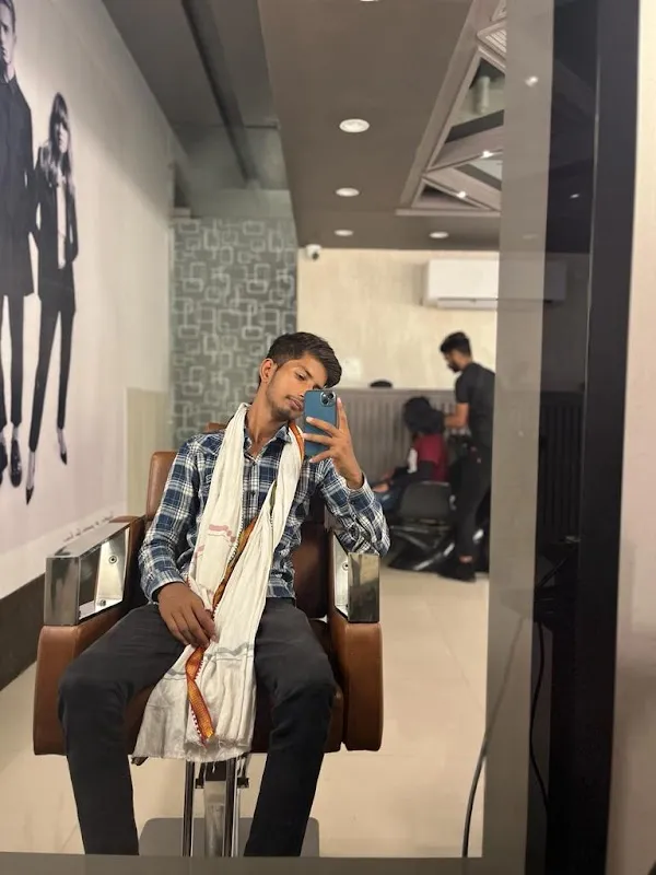 Esha’s Salon & Academy