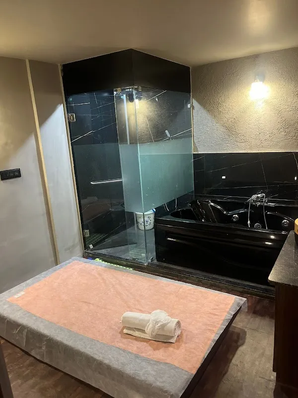 Royal Oak Spa Kharghar
