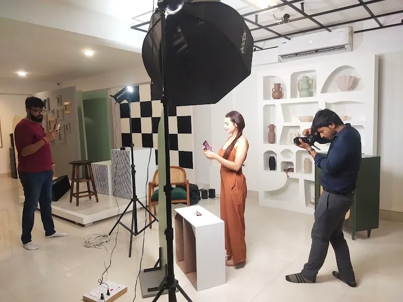 Fitting Frames - Studio on rent for Photo, Video shoot
