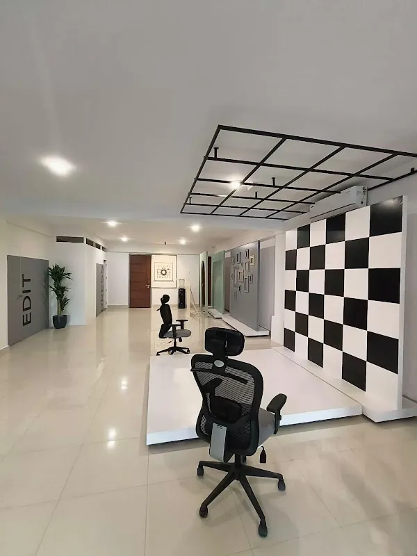 Fitting Frames - Studio on rent for Photo, Video shoot