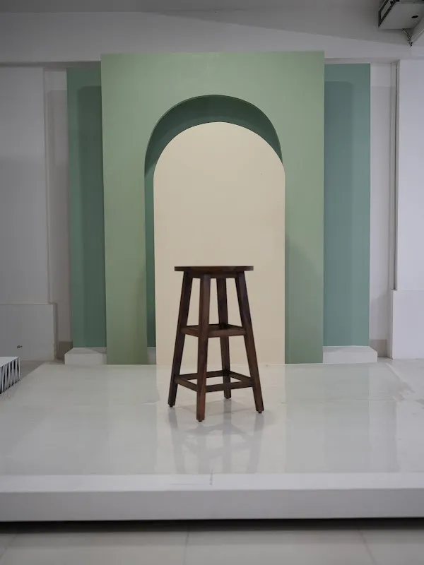 Fitting Frames - Studio on rent for Photo, Video shoot