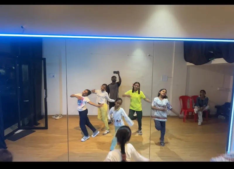 Nitin dance studio
