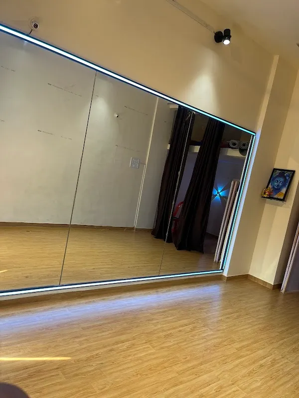 Nitin dance studio