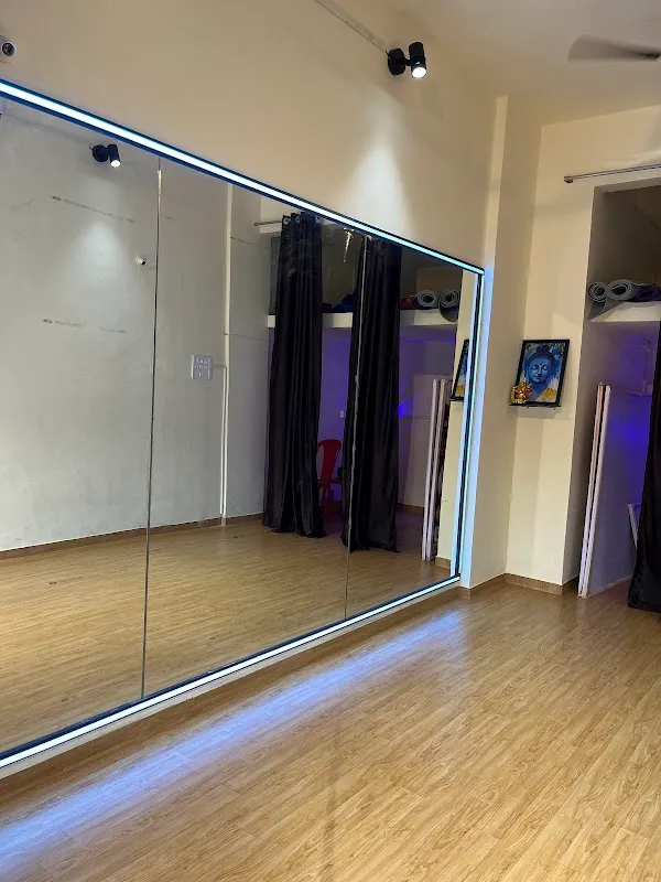 Nitin dance studio