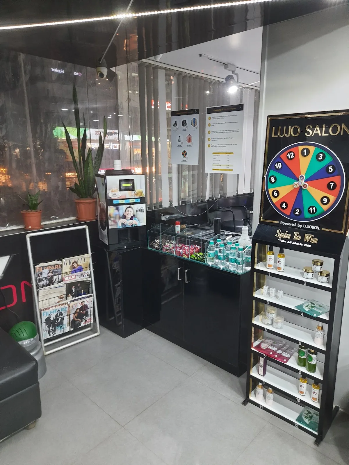 LUJO SALON