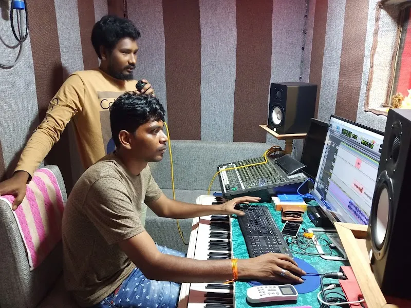 H M R Studios