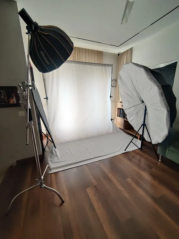 Kindred Photo Tales