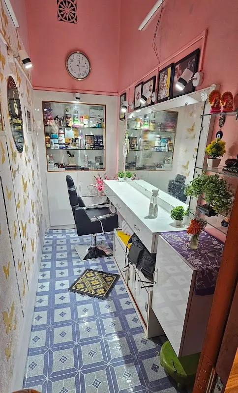 Soma's Makeover and salon