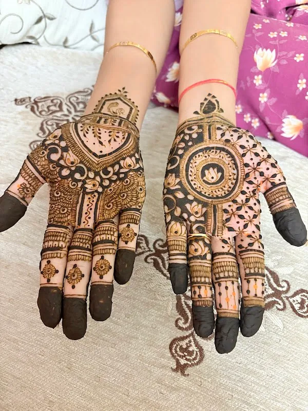 Reya's Mehndi & Nail Art